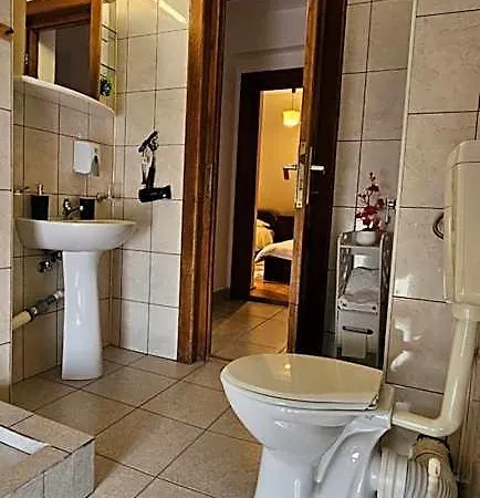 Отель Zarnesti Centre Vmp Free Parking 3*